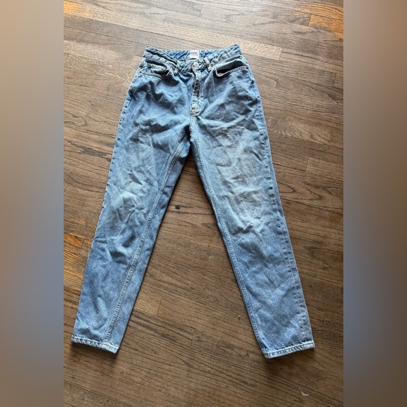 BDG Urban Outfitters High-Waisted Mom
Jeans W26 - Picture 1 of 4